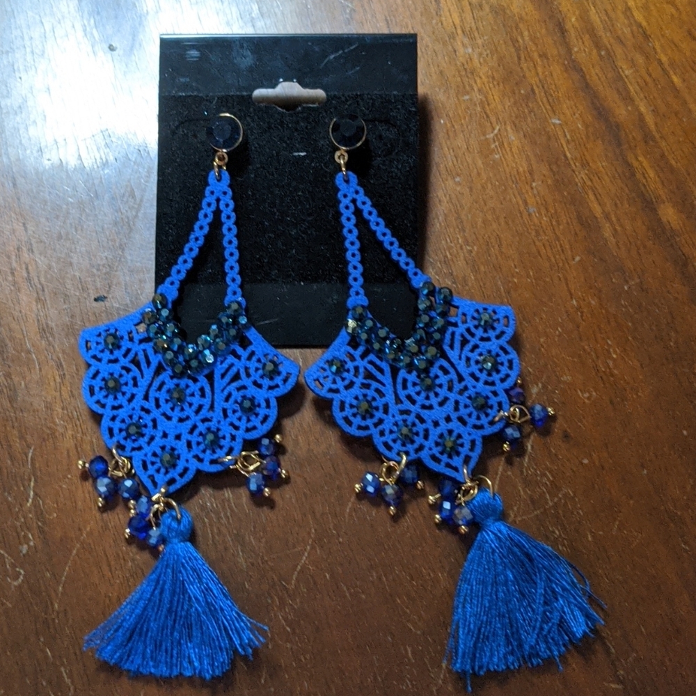 NWOT Sapphire blue chandelier tassel earrings